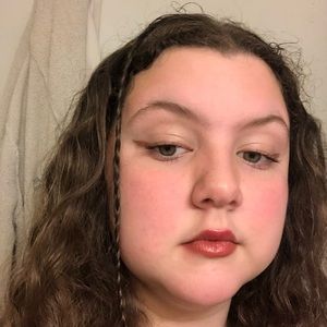 Meet your Posher, Ava